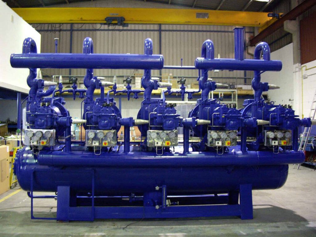 Multi-compressor unit of ammonia industrial refrigeration installation